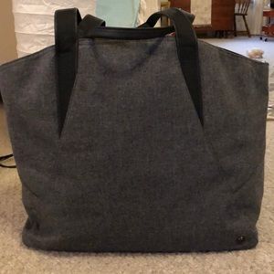 Lululemon tote bag